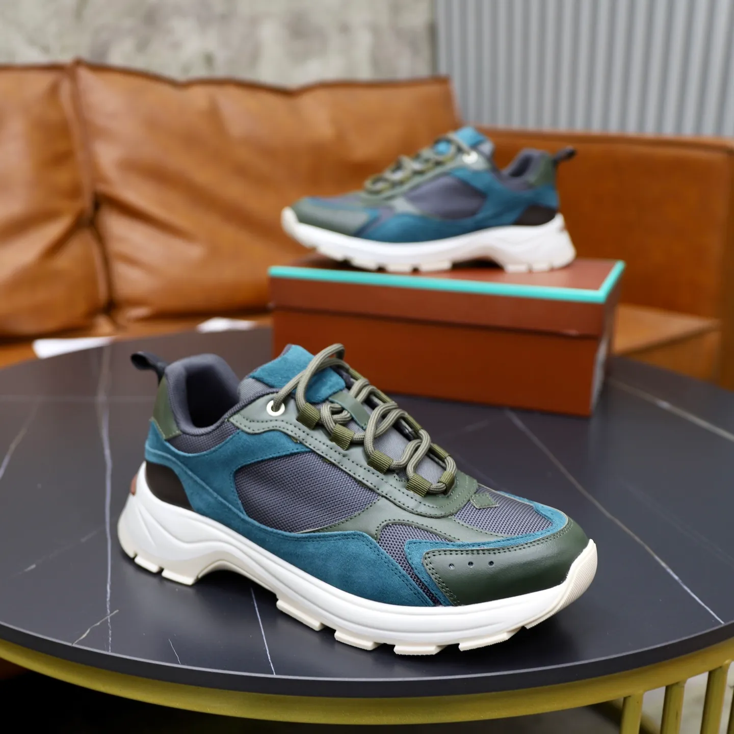 Factory price: 💰520Loropiana LP men's shoes ♞size; 38-44 "45.46 customization" cowhide stitching. It is really easy to wear, lazy, loose, casual, perfect comfort. There are many color choices, and they all look good with clothes. Is it true that Loropiana can bring social value? “Loropiana is the best thing money can buy”